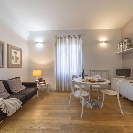 Bright Santa Croce Apartment Florence Exterior photo
